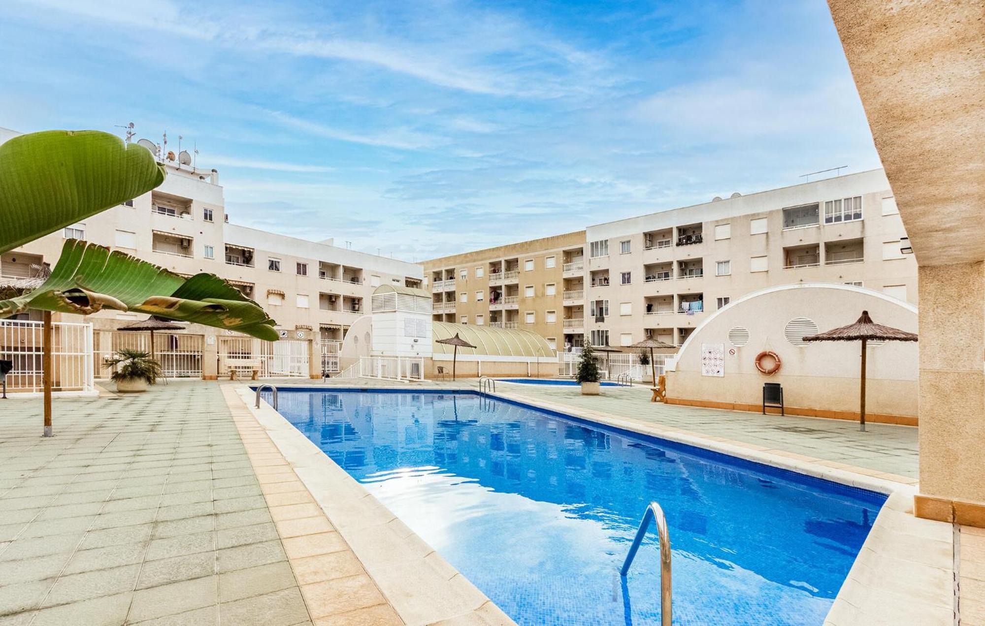 Amazing Apartment In Torrevieja With Kitchen Εξωτερικό φωτογραφία